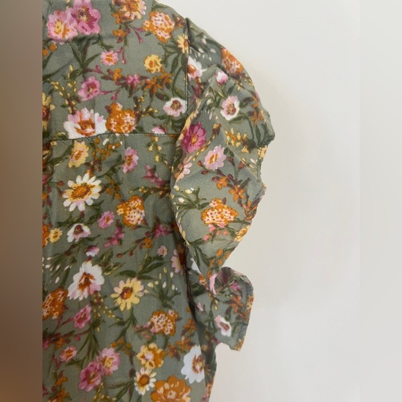 Status by Chenault tassel tie flutter short sleeve top shirt blouse. Olive Sz S - Picture 7 of 9